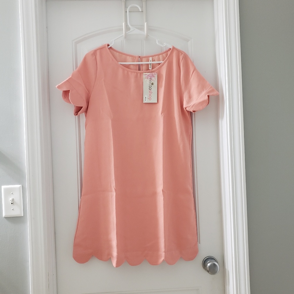 Peach scalloped dress - Picture 6 of 6
